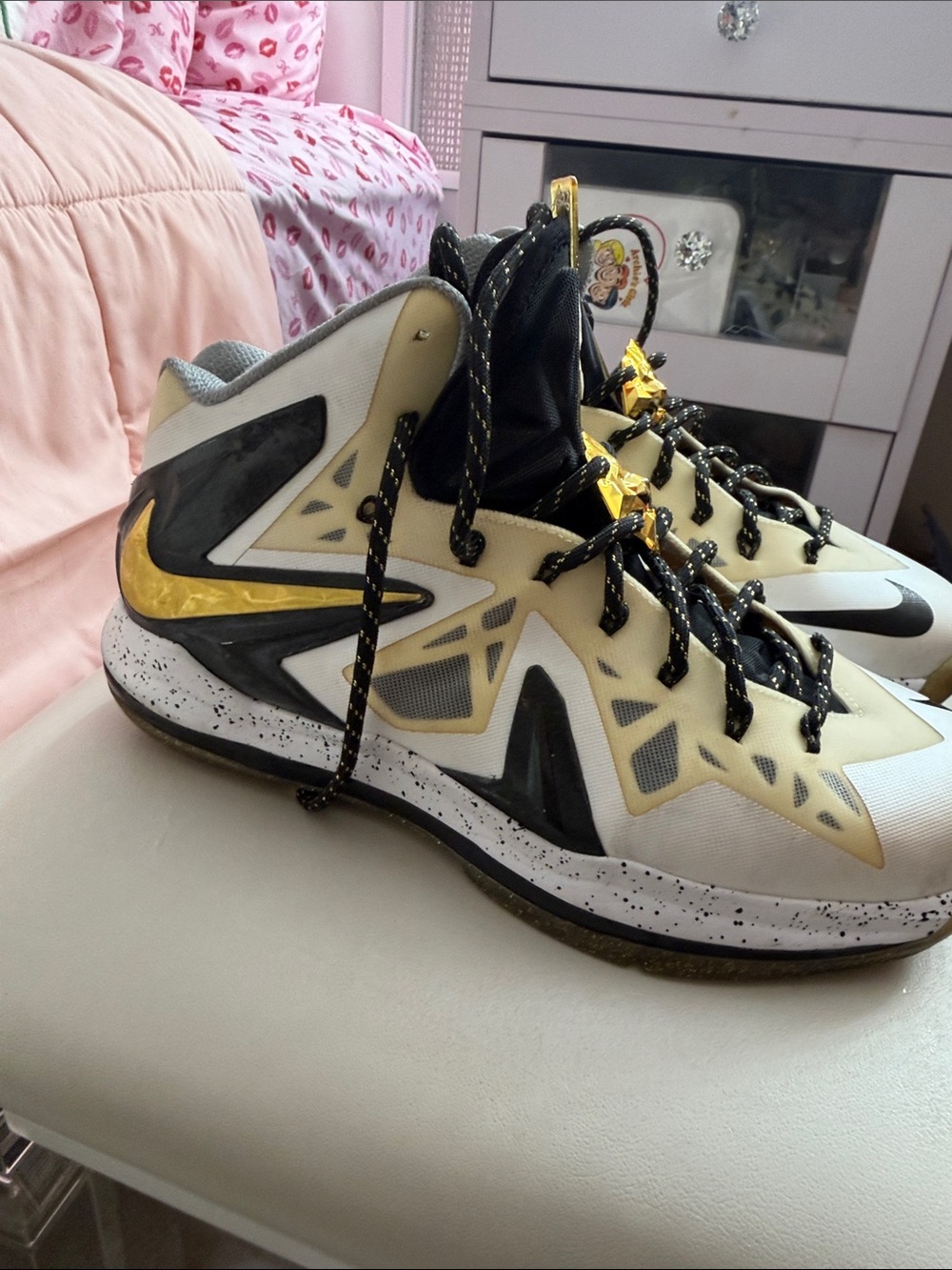 Original King James men White, Black and Gold Basketball Sneakers - Picture 7 of 12